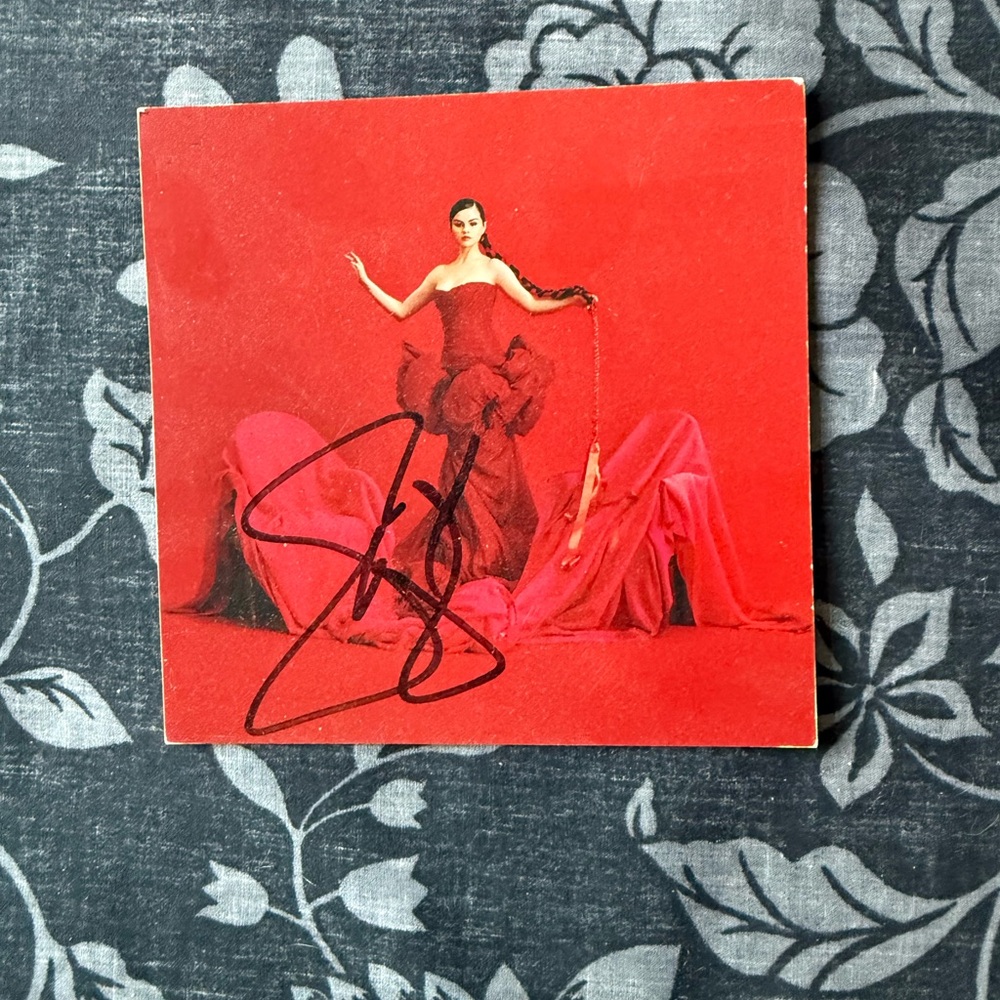 Selena Gomez Autograph Revelación card